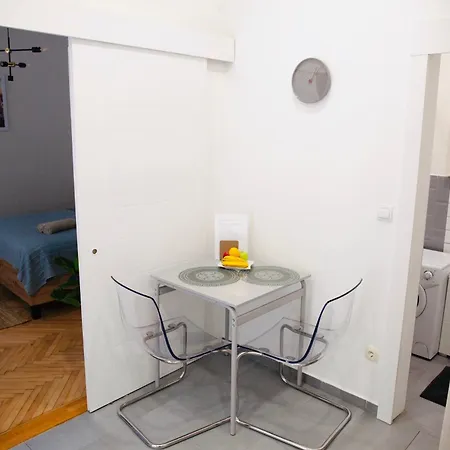 Barbaras Authentic דירה בודפשט