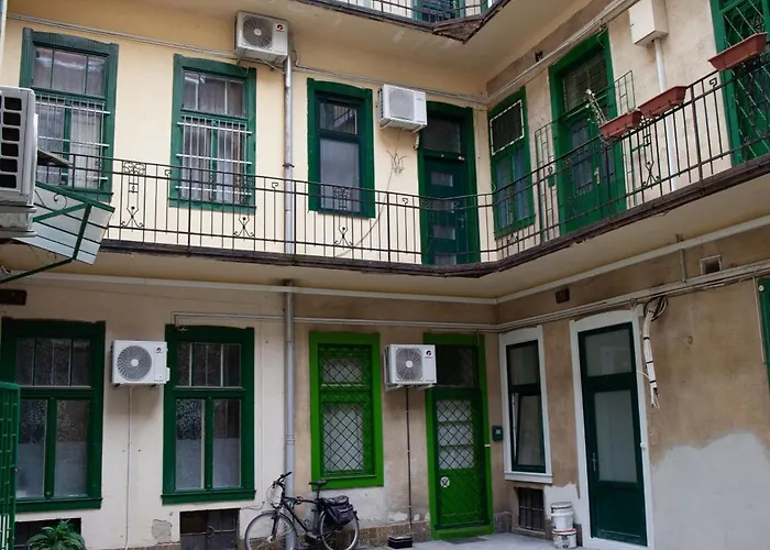 Barbaras Authentic * בודפשט